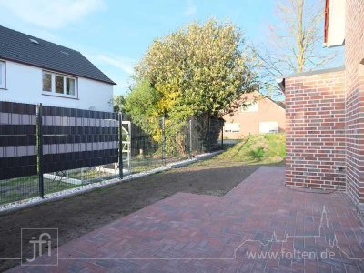 NEUBAU-Doppelhaushälfte mit Einbauküche, Terrasse und Carport - ERSTBEZUG