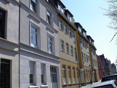 Sonnige 2-Raum-Dachgeschoss-Wohnung mit Blick ins Grüne