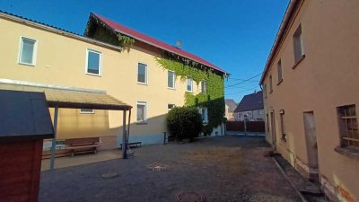 Vielseitiges Grundstück mit Wohn-, Gewerbe- und Ausbaumöglichkeiten – Ideal für Tierliebhaber!