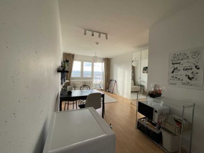 Charmante 1-Zimmerwohung mit EBK am Moskauer Platz