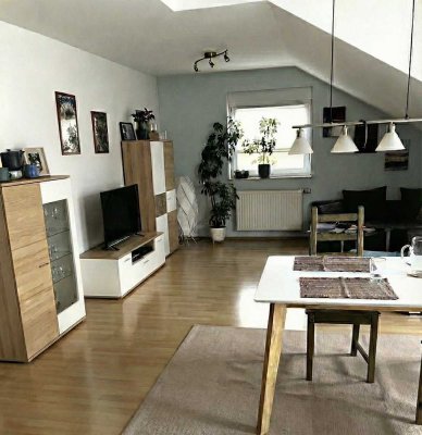 Schöne, helle 3-Zimmer-Wohnung mit Balkon in zentraler Lage