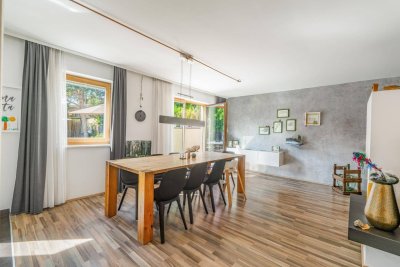 Traum-Doppelhaushälfte mit Einfamilienhaus-Charakter und großem Garten