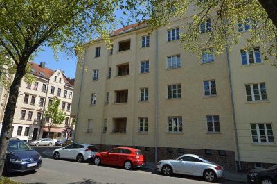 Hochwertig sanierter denkmalgeschützter Altbau Nähe Stünzer Park !