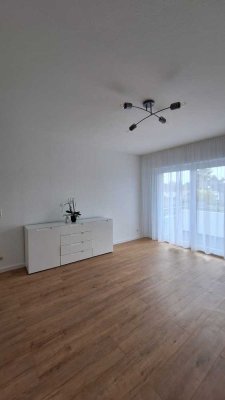 Exklusive  möblierte3-Zimmer-Wohnung mit Balkon in Köln Urbach