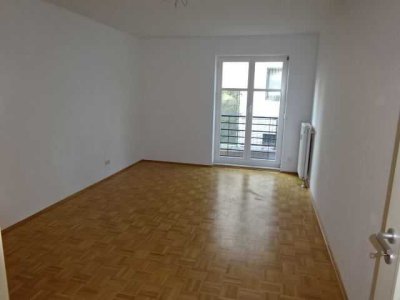 Helle 3 Zimmer - Erdgeschoßwohnung mit kleiner Süd-Westterasse
