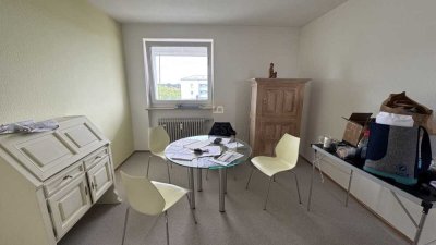 Schöne, große 3,5 ZKB im 6. OG, Aufzug, Balkon, TG, IN-gleich bei der AUDI, 5 Min. zur City