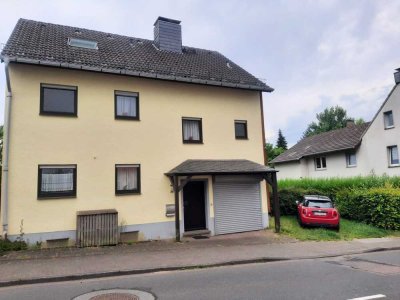 Preiswertes, gepflegtes 6-Zimmer-Einfamilienhaus mit EBK in Bergisch Gladbach
