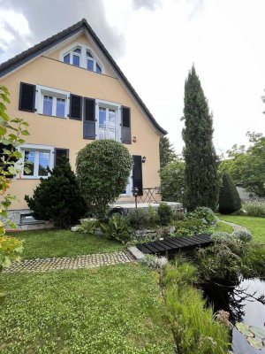 Sehr gepflegtes Einfamilienhaus mit schönem Garten