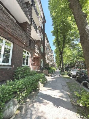 Schöne 2 Zi.-Whg. mit Vollbad, Wohnküche mit EBK und Minibalkon
