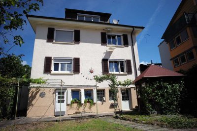 Beste Lage in der Stadt: 1-2 Familienhaus mit Garten