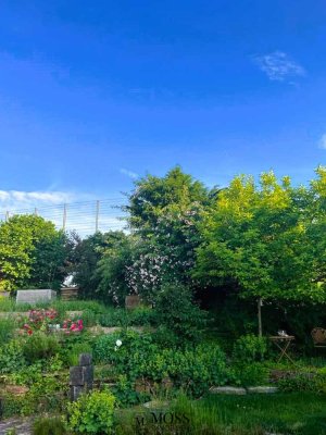 Platz für die ganze Familie: Modernisiertes Haus mit großem Garten & Einliegerwohnung in Bissingen!