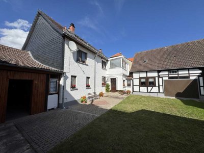 Großzügiges Einfamilienhaus: Gepflegte Immobilie mit Sauna, Garten und Garage