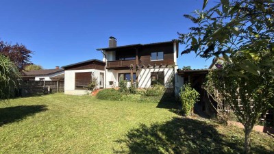 … AIGNER - auch für Familie mit Kind: großzügiges EFH mit Garage und schönem Garten …