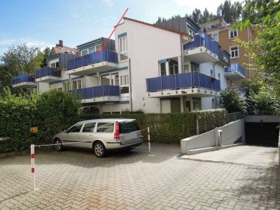 Attraktive helle 2Zi DG Whg, zentral, ruhig, frei, Kartäuserstr.
