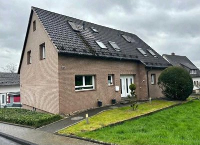 7,5-Zimmer-Zweifamilienhaus mit EBK in Siegen