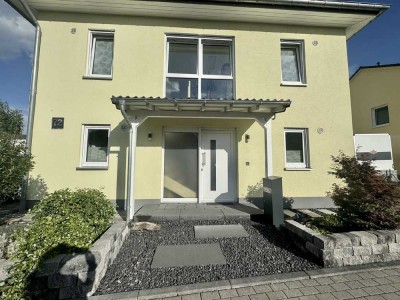 Modernes, neuw. Wohnhaus in Niederkassel - Doppelgarage und schönem Garten - geringe Heizkost