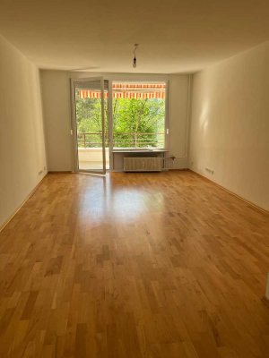 Frisch sanierte, ruhige 3,5 Zi.-Wo., Schwarzwaldblick, Garage, Stellplatz