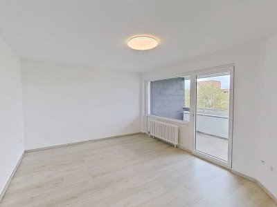 Große 4-Zimmer-Wohnung mit BALKON und Wannenbad