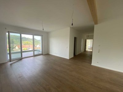 Marko Winter Immobilien - Mosbach: Charmante 3-Zimmer-Penthouse-Wohnung mit viel Licht