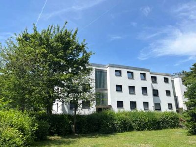 Gut geschnittene 3-Zimmer-ETW mit Loggia und Einbauküche - ruhige Lage