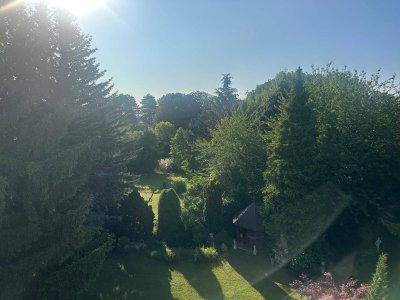 Penthouse - unverbaubarer Fernblick - traumhafte südseitige, lichtdurchflutete, 3 großzügige Zimmer - 2. DG