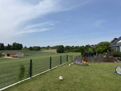 Top-Lage am Ortsrand mit Alb-Blick: Modernes Einfamilienhaus mit Sauna, großem Keller, Garage & 3 SP