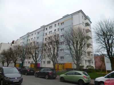Modernisierte 3-Zimmerwohnung in Mitte mit Balkon