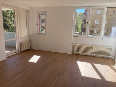 Schöne und helle 2 Zimmer Wohnung Nahe Rüdesheimer Platz