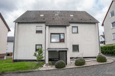 Frisch renovierte Maisonettewohnung mit Balkon in ruhiger Lage