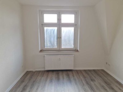 Renovierte 3-Zimmer-dachgeschosswohnung zu vermieten!