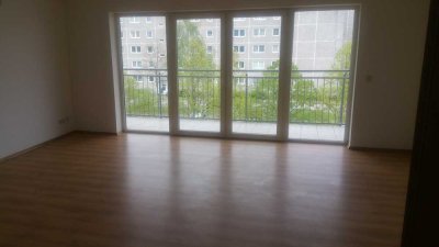 ⭐Schöne helle Wohnung mit Balkon unweit MHB und Klinikum