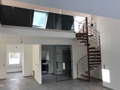 Loftartige 3-Raum-Maisonette-Wohnung mit luxuriöser Innenausstattung offener Galerie und 2 Balkonen