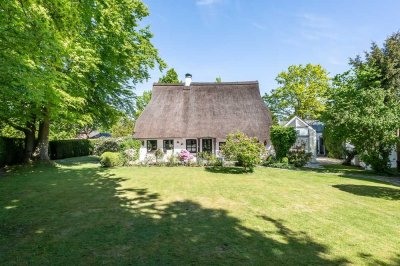 Wunderschönes Reetdachhaus mit gr. Wintergarten und traumhaftem Grundstück