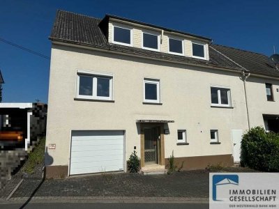 Modernisiertes Familienwohnhaus mit großem Gartengrundstück!