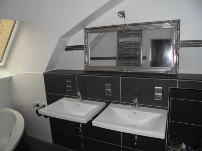 Stilvolle 4-Zimmer-Dachgeschosswohnung mit Einbauküche in Augsburg