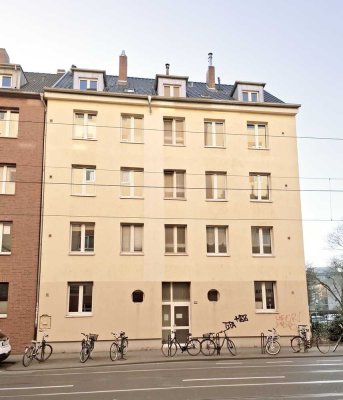 Moderne 2-Zimmer-Wohnung im Dachgeschoss in guter Lage Köln-Zollstock!