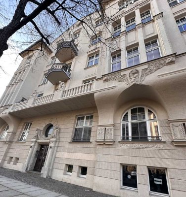 Hochwertig sanierte, teilmöblierte Altbauwohnung, Parkett, Fußbodenheizung, Südbalkon, Wanne+Dusche