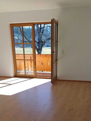 Einzigartige wunderschöne Wohnung mit Balkon uns großen Holzdachstuhl