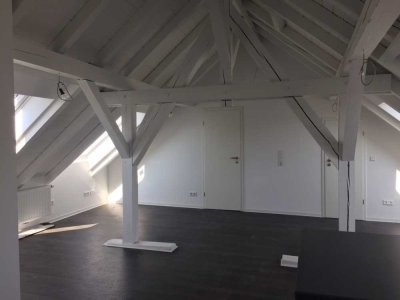 Schöne, helle Dachgeschoss-Wohnung in Karlsruhe, Daxlanden