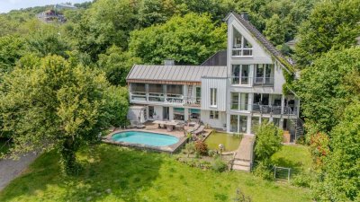 Sonniges Haus mit Außenpool und Einliegerwohnung, Garage und Pferdekoppel mit Pferdestall