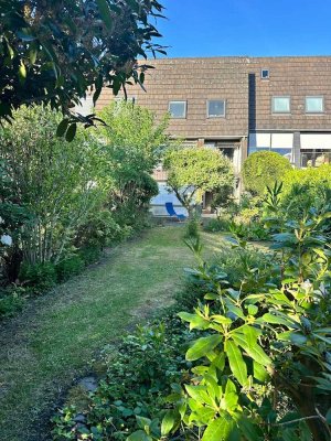 Reihenmittelhaus (Split-Level) mit Garten und Garage von Privat in Mülheim-Dümpten.