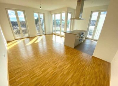 Nachmieter zum 1.10. gesucht: 3-Zimmer-Wohnung mit EBK + HWR