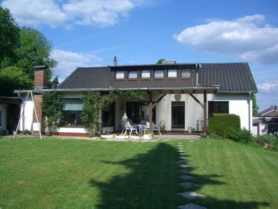 Schönes 7-Zi. Einfamilienhaus mit großem Garten (Doppelgrundstück) in Marburg-Schröck, courtagefrei