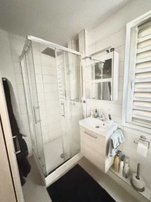 Stilvolle, sanierte 2-Zimmer-Wohnung mit Balkon und EBK in Wolfsburg