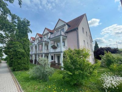 Frisch renoviert: 2-Zimmer-Wohnung mit Terrasse und Tiefgaragenstellplatz im Seniorenhof Bernsdorf