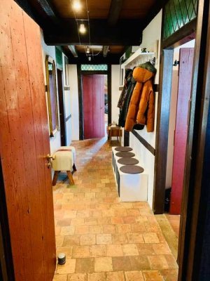 Gepflegte 3-Zimmer Altbau-Wohnung im 1. OG in Krefeld-Hüls