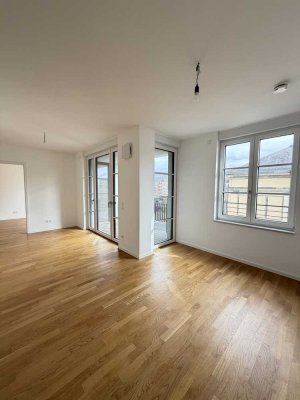 Helle 2-Raum-Wohnung mit Einbauküche und Balkon
