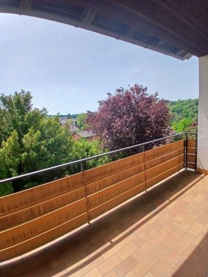 4-Zimmer-Wohnung mit Balkon