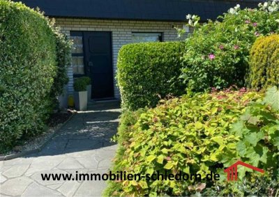 TOP LAGE *** Charmante Doppelhaushälfte  mit Garten, Garage und Stellplatz in KÖNIGSHARDT!