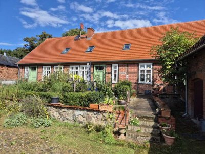 Fantastisches Bauernhaus / Vierseiten-Hof mit weitläufigem Garten